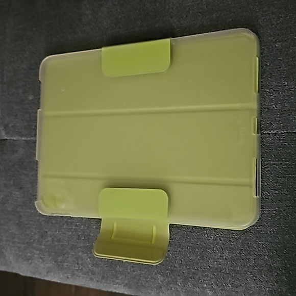 Ipad/Tablet Cover/Protector - Picture 5 of 5